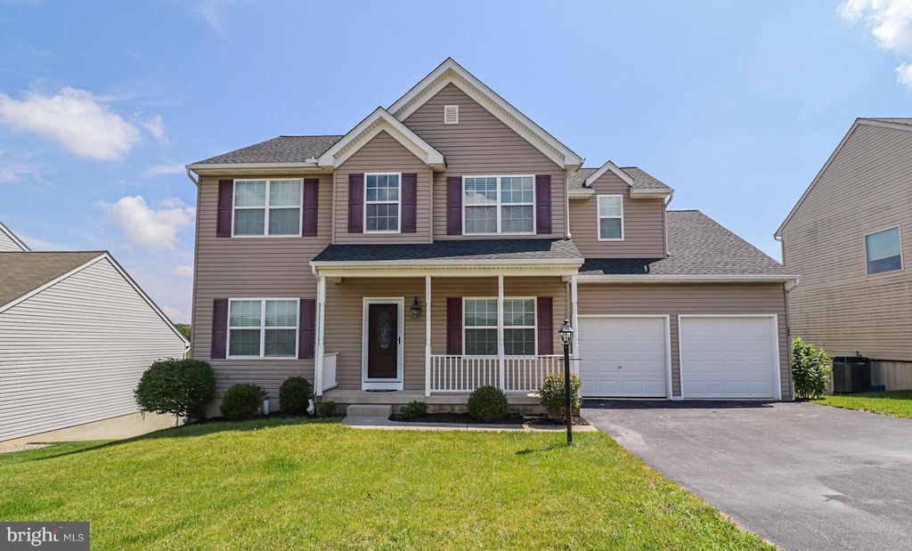 245 AZALEA DR, Windsor, PA 17366