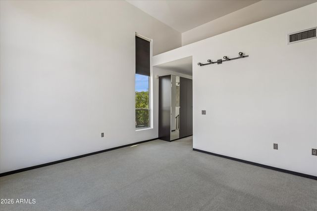 727 E PORTLAND Street 33, Phoenix, AZ 85006