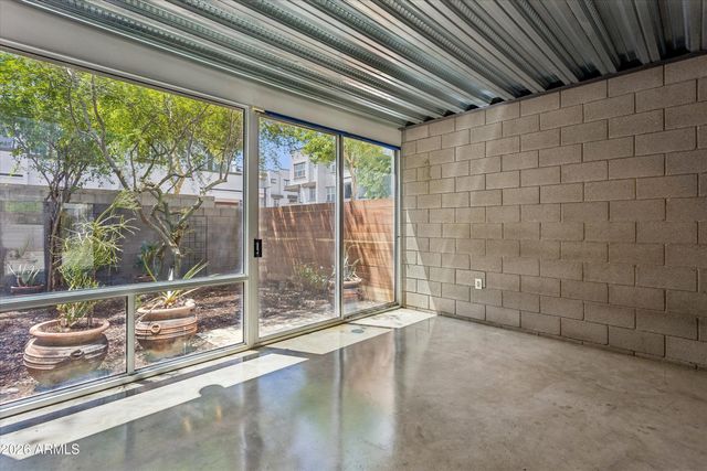 727 E PORTLAND Street 33, Phoenix, AZ 85006