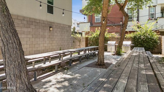727 E PORTLAND Street 33, Phoenix, AZ 85006