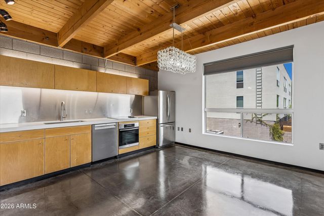 727 E PORTLAND Street 33, Phoenix, AZ 85006