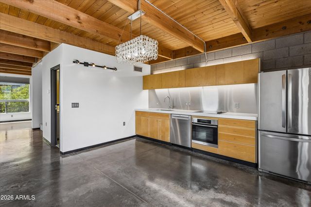 727 E PORTLAND Street 33, Phoenix, AZ 85006