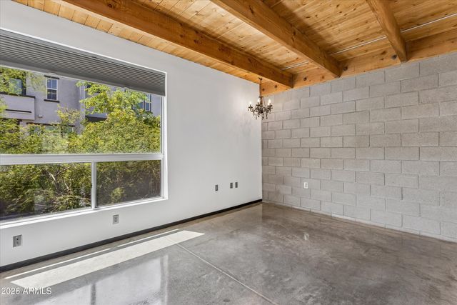727 E PORTLAND Street 33, Phoenix, AZ 85006