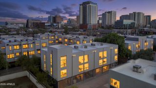 727 E PORTLAND Street 33, Phoenix, AZ 85006