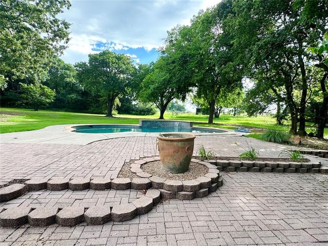 44303 Hardesty Road, Shawnee, OK 74801