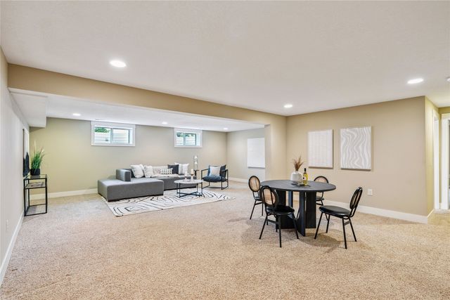 4412 125th Street, Urbandale, IA 50323