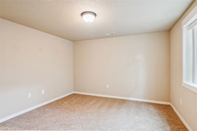 4412 125th Street, Urbandale, IA 50323