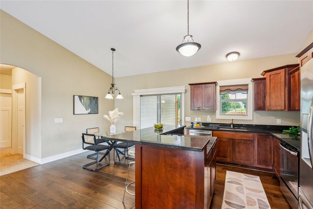 4412 125th Street, Urbandale, IA 50323