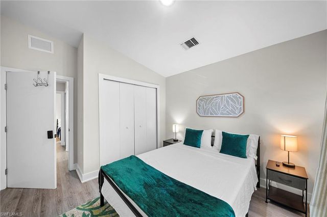 3260 Woodside AVE, Naples, FL 34112