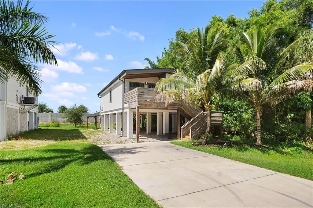 3260 Woodside AVE, Naples, FL 34112