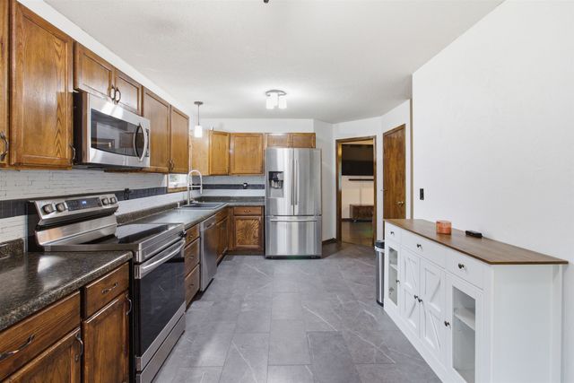 11703 W Nantucket St, Wichita, KS 67212