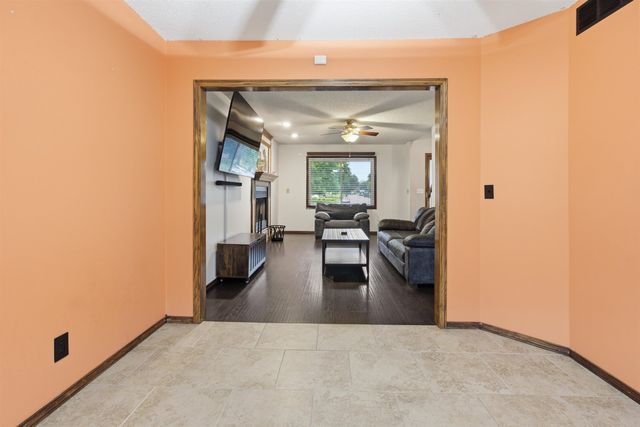 11703 W Nantucket St, Wichita, KS 67212