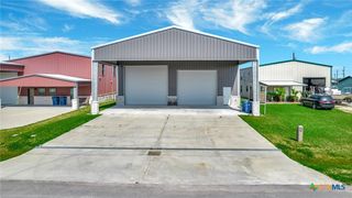 52 Coastal Oaks Loop, Port O'connor, TX 77982