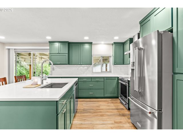 24705 PARKSIDE Dr, Veneta, OR 97487