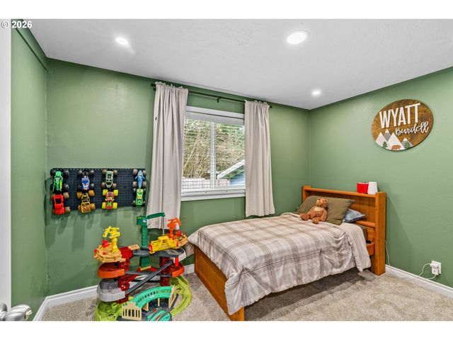 24705 PARKSIDE Dr, Veneta, OR 97487