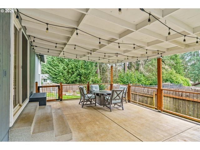 24705 PARKSIDE Dr, Veneta, OR 97487