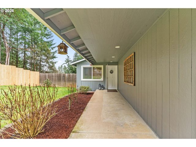 24705 PARKSIDE Dr, Veneta, OR 97487