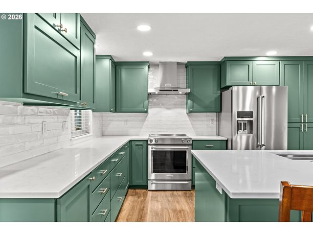 24705 PARKSIDE Dr, Veneta, OR 97487