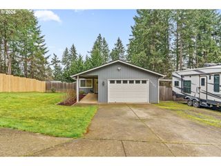24705 PARKSIDE Dr, Veneta, OR 97487