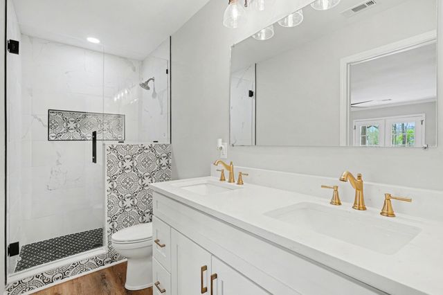 2925 Twin Lawn Dr, Nashville, TN 37214