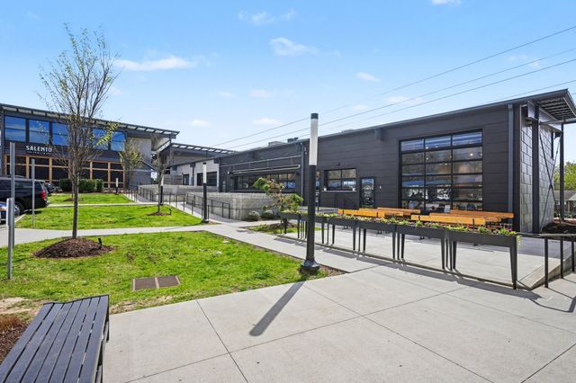 2925 Twin Lawn Dr, Nashville, TN 37214