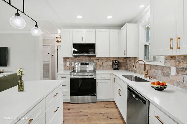 2925 Twin Lawn Dr, Nashville, TN 37214