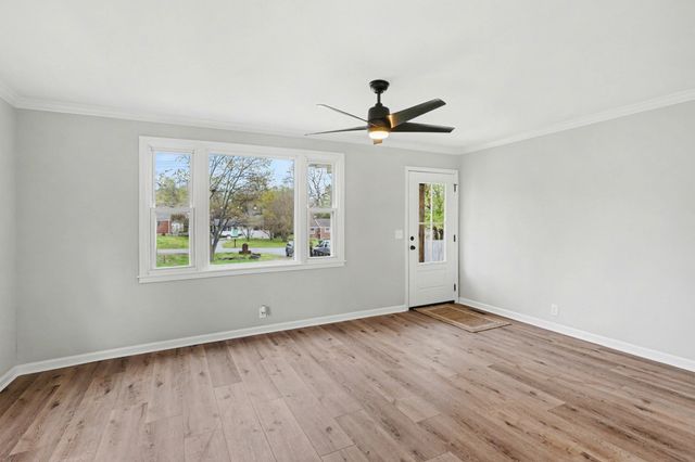 2925 Twin Lawn Dr, Nashville, TN 37214