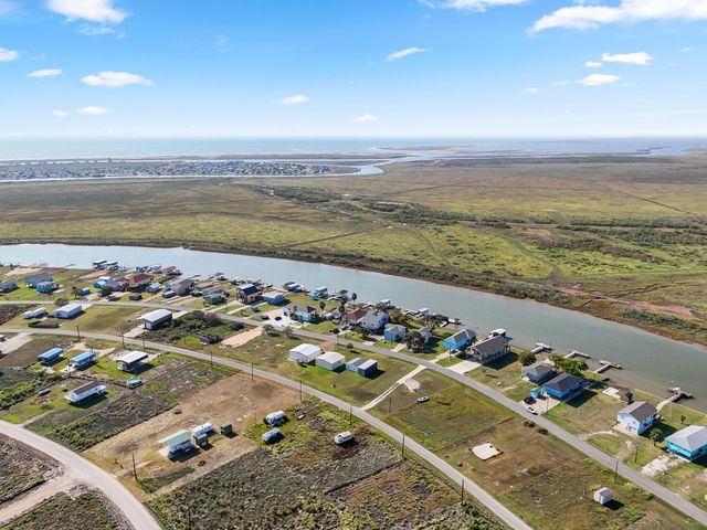 876 Seagull, Sargent, TX 77414