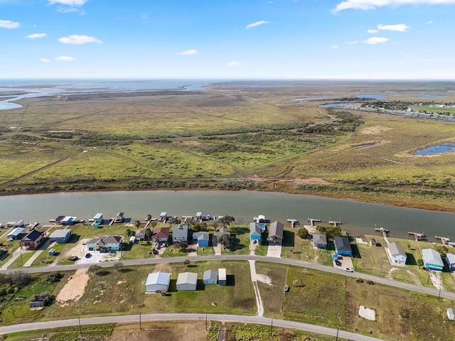 876 Seagull, Sargent, TX 77414
