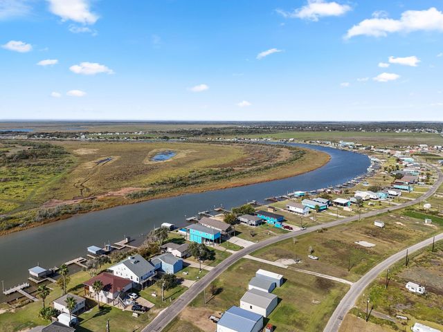 876 Seagull, Sargent, TX 77414