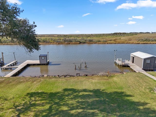 876 Seagull, Sargent, TX 77414