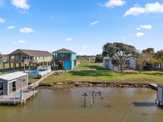 876 Seagull, Sargent, TX 77414