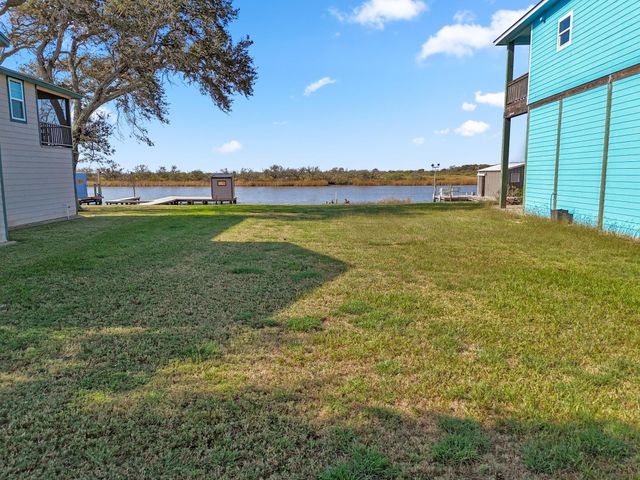 876 Seagull, Sargent, TX 77414