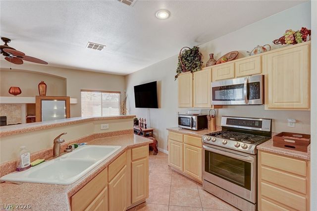 6744 Lavender Lilly Lane 3, North Las Vegas, NV 89084