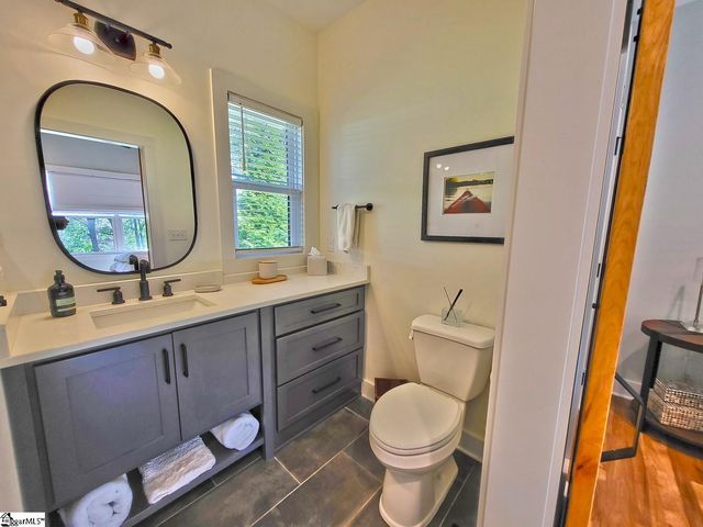 366 Hideaway Cove Drive, Seneca, SC 29672