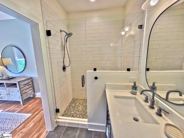 366 Hideaway Cove Drive, Seneca, SC 29672