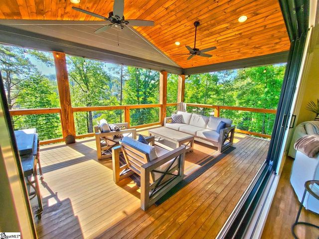 366 Hideaway Cove Drive, Seneca, SC 29672