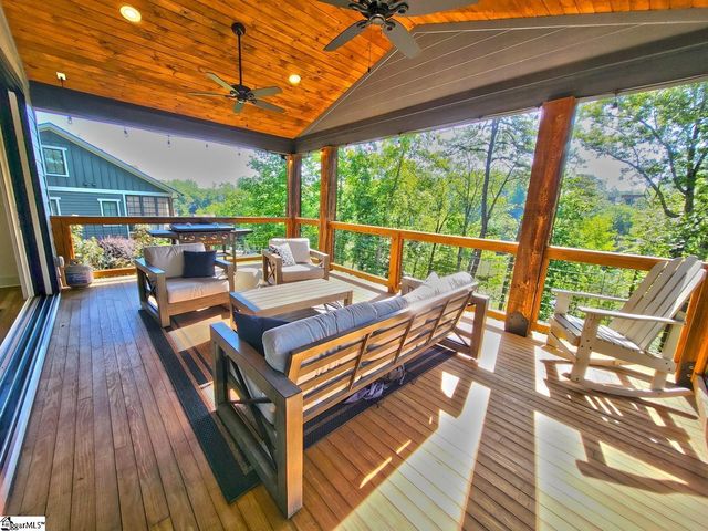 366 Hideaway Cove Drive, Seneca, SC 29672