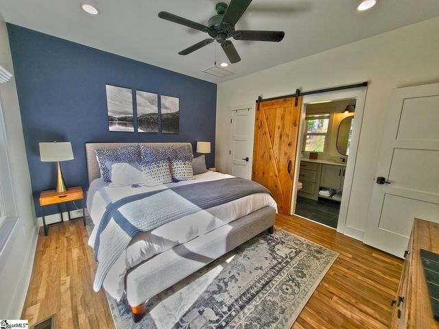 366 Hideaway Cove Drive, Seneca, SC 29672