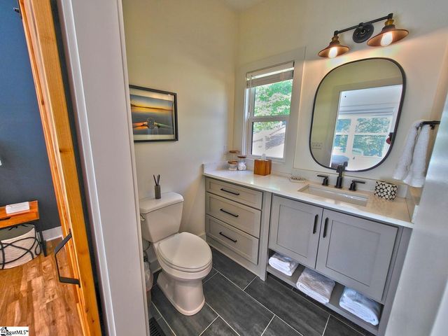 366 Hideaway Cove Drive, Seneca, SC 29672