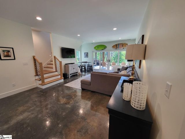 366 Hideaway Cove Drive, Seneca, SC 29672