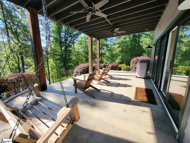 366 Hideaway Cove Drive, Seneca, SC 29672