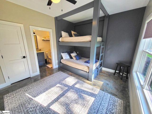 366 Hideaway Cove Drive, Seneca, SC 29672