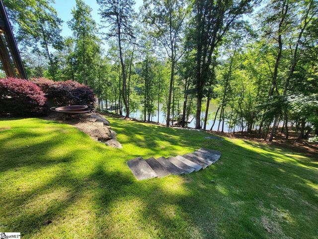366 Hideaway Cove Drive, Seneca, SC 29672