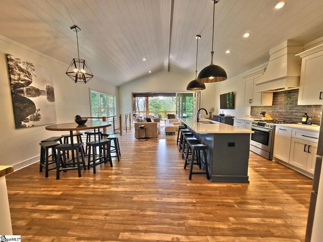 366 Hideaway Cove Drive, Seneca, SC 29672