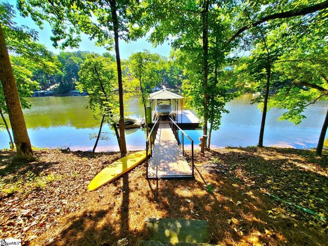366 Hideaway Cove Drive, Seneca, SC 29672