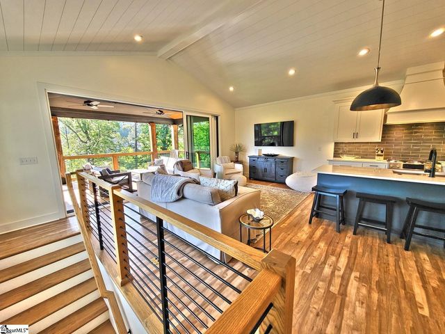 366 Hideaway Cove Drive, Seneca, SC 29672