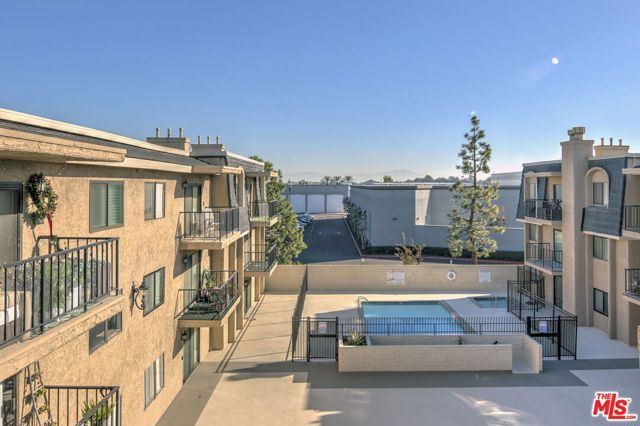 12400 Montecito Road 403, Seal Beach, CA 90740