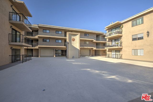 12400 Montecito Road 403, Seal Beach, CA 90740