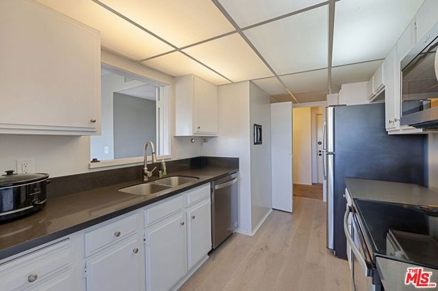 12400 Montecito Road 403, Seal Beach, CA 90740